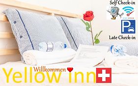 YELLOW INN - SIMPLE ROOMS -- OLMA Messen&Autobahn 1 Min, HSG 6 Min, Spital 7min, günstige Parkplätze